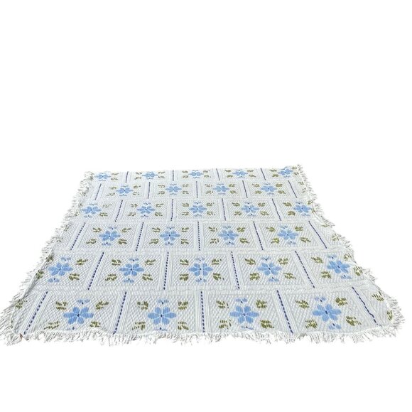 Vintage Chenille Bedspread Coverlet Floral Throw White Blue Green Fringe 60x50 - Picture 3 of 7